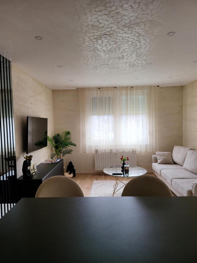 דירות ווקובאר Apartman Stari Toranj II מראה חיצוני תמונה