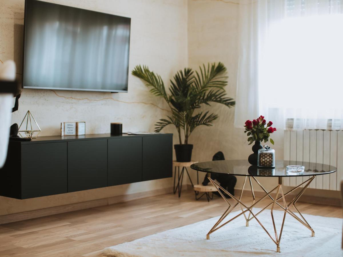 דירות ווקובאר Apartman Stari Toranj II מראה חיצוני תמונה
