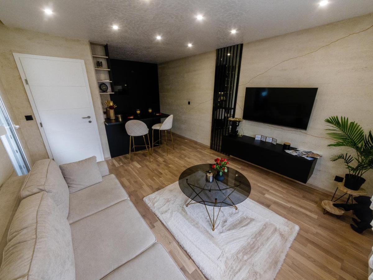 דירות ווקובאר Apartman Stari Toranj II מראה חיצוני תמונה